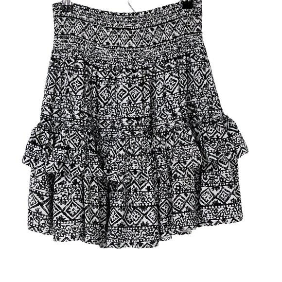 Lauren Ralph Lauren Black White Tiered Smocked Ruffle Full Mini Skirt Size 4P - Picture 2 of 5
